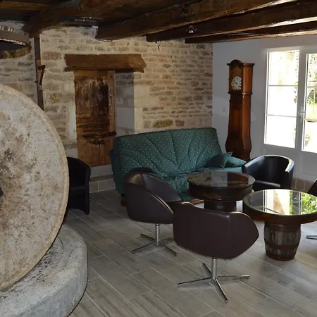 Le Moulin Au Fil De L'eau בית הארחה Verseilles-le-Bas