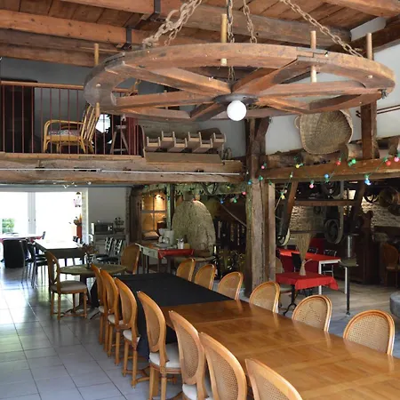 Le Moulin Au Fil De L'eau בית הארחה Verseilles-le-Bas